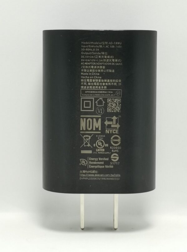 Nokia 18W Fast Charge 3.0Ah Power Adapter 01